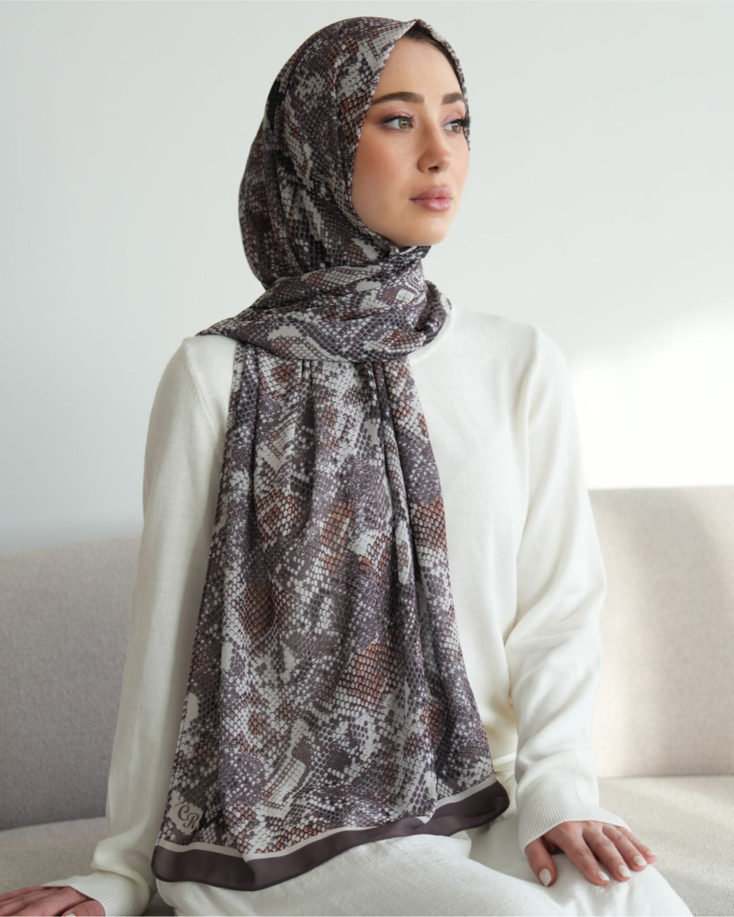 chale en crepe chiffon imprime serpent