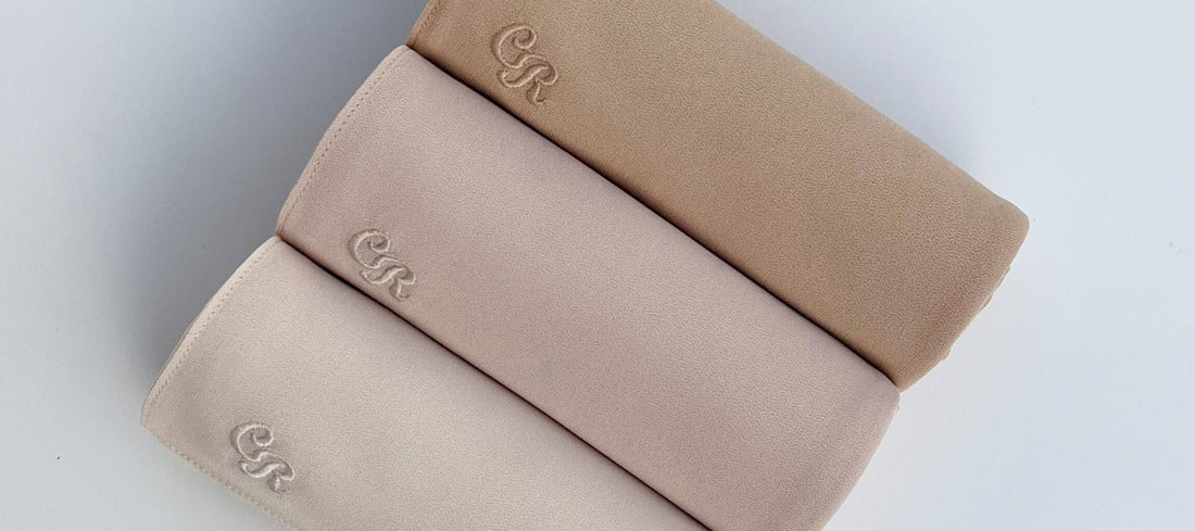 Voiles Crown Scarves dans des tons neutres beige, taupe et ivoire
