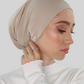 bonnet beige sous hijab vue de profil