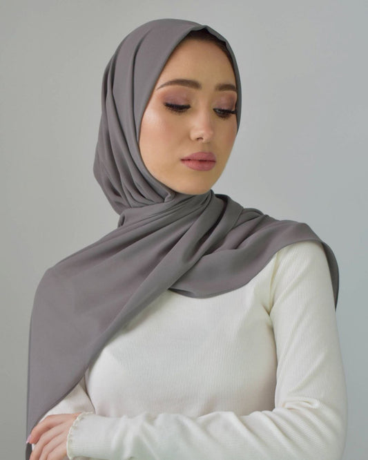 chale en crepe chiffon gris fonce