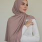 Châle en jersey taupe femme – écharpe légère et pratique Crown Scarves