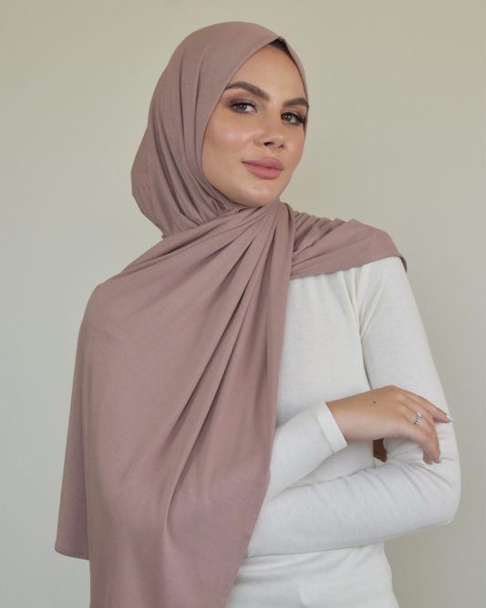 Châle en jersey taupe femme – écharpe légère et pratique Crown Scarves
