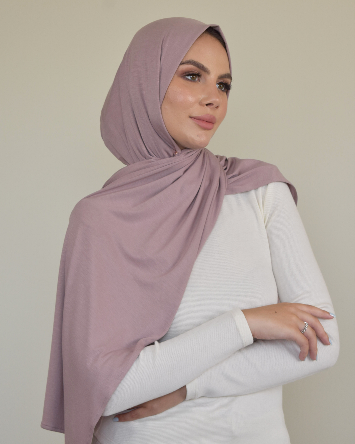 Châle en jersey nude rose femme – écharpe légère et pratique Crown Scarves