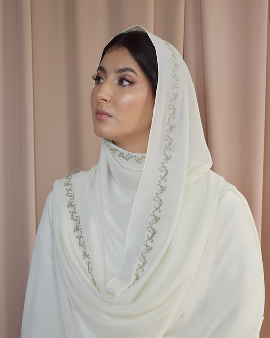 châle en crêpe chiffon brodé couleur blanche